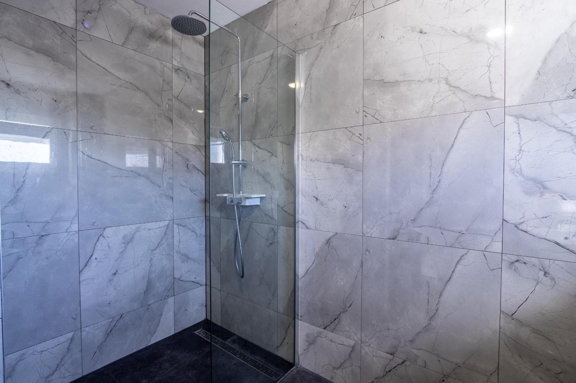 דירות אומיס Apartman Rojo מראה חיצוני תמונה