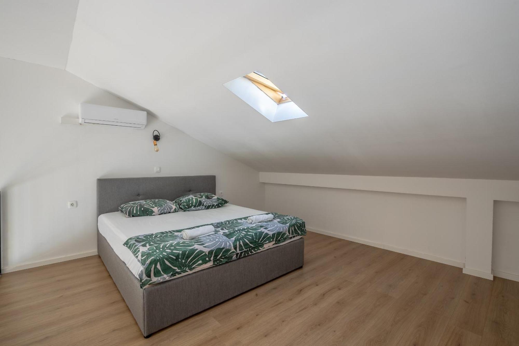 דירות אומיס Apartman Rojo מראה חיצוני תמונה